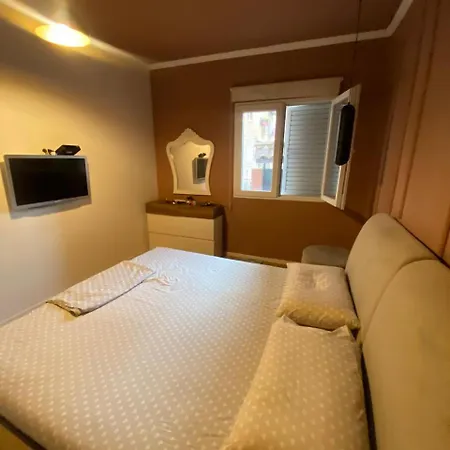 Elis Apartman *